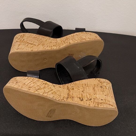 BRAND NEW WILD DIVA LOUNGS DOUBLE STRAP WEDGE SANDAL - Picture 10 of 16